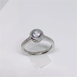 حلقه نقره زنانه با نگین اتمی کد R36